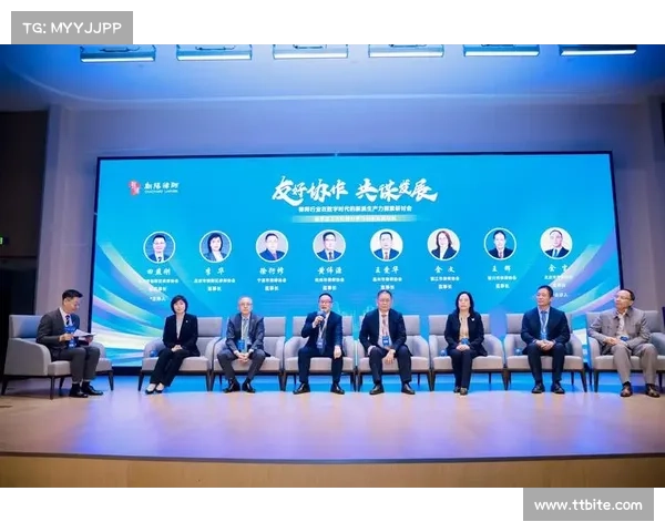拉维克:探索数字时代人工智能与人类情感的深度融合与发展趋势 拉维克:探索数字时代人工智能与人类情感的深度融合与发展趋势